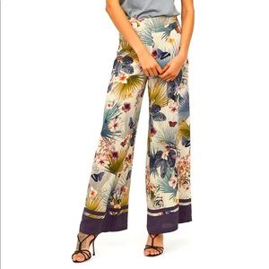 H&M Floral High Waist Wide-Leg Pants Size 2
